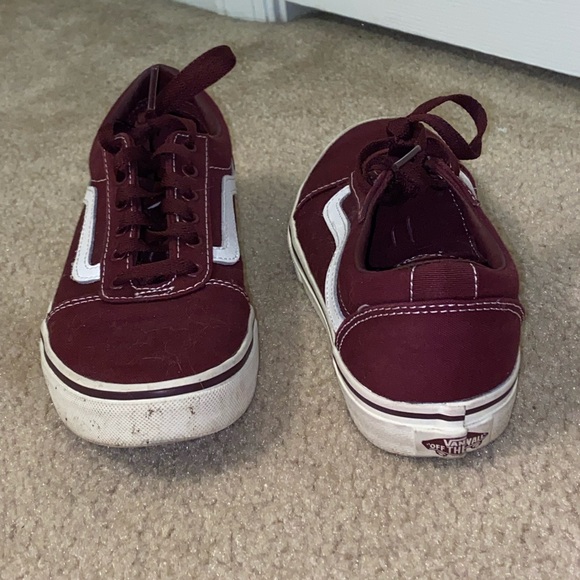 Maroon vans - Picture 2 of 2